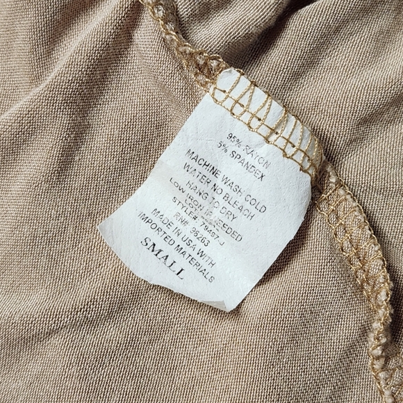 NWOT Brit&Bri Kahki Flowy Tie Half Sleeve Top Size Small - Picture 3 of 5